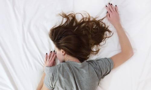 Narkolepsie – Ursachen und Behandlung der Schlafkrankheit